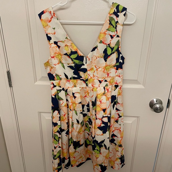 Floral pleated dress - j crew - Picture 2 of 3
